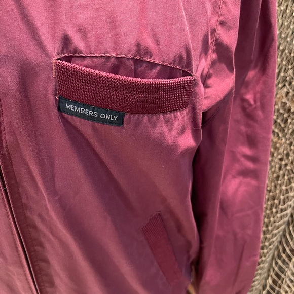 Mens Members Only Jacket Size 42 Burgundy Racer Lined Bomber Europe Craft - Picture 2 of 10
